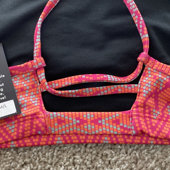 Onzie yoga halter bra top. Size M/L
Double lined. No padded cups. - Picture 8 of 9